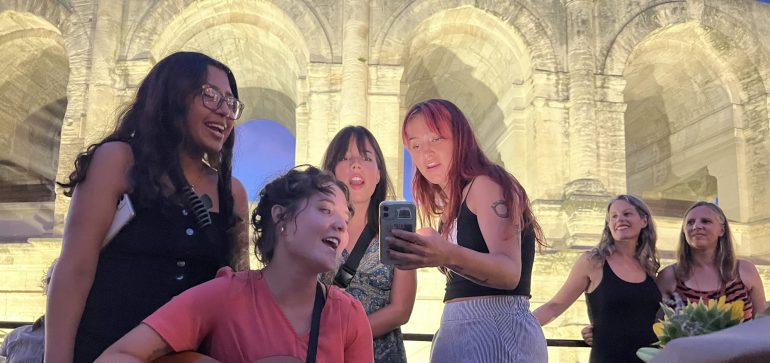 Arles StudentsSingingNearAmphitehater